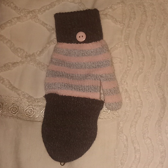 Disney Valentine's Day Love Winter Hat and Cut Off Glove Mittens - Picture 6 of 6